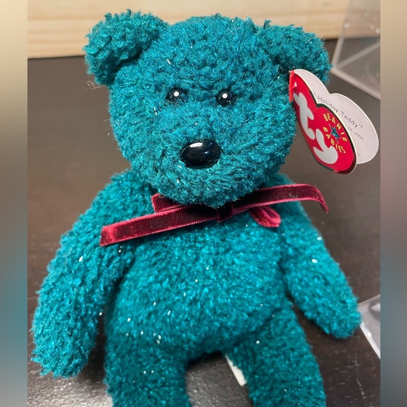 2001 Holiday Teddy, Ty Beanie Baby // 3/$38 - Picture 2 of 14